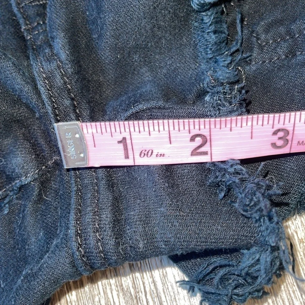 American Eagle denim Black Jean Shorts with Frayed Hem distressed denim size 6